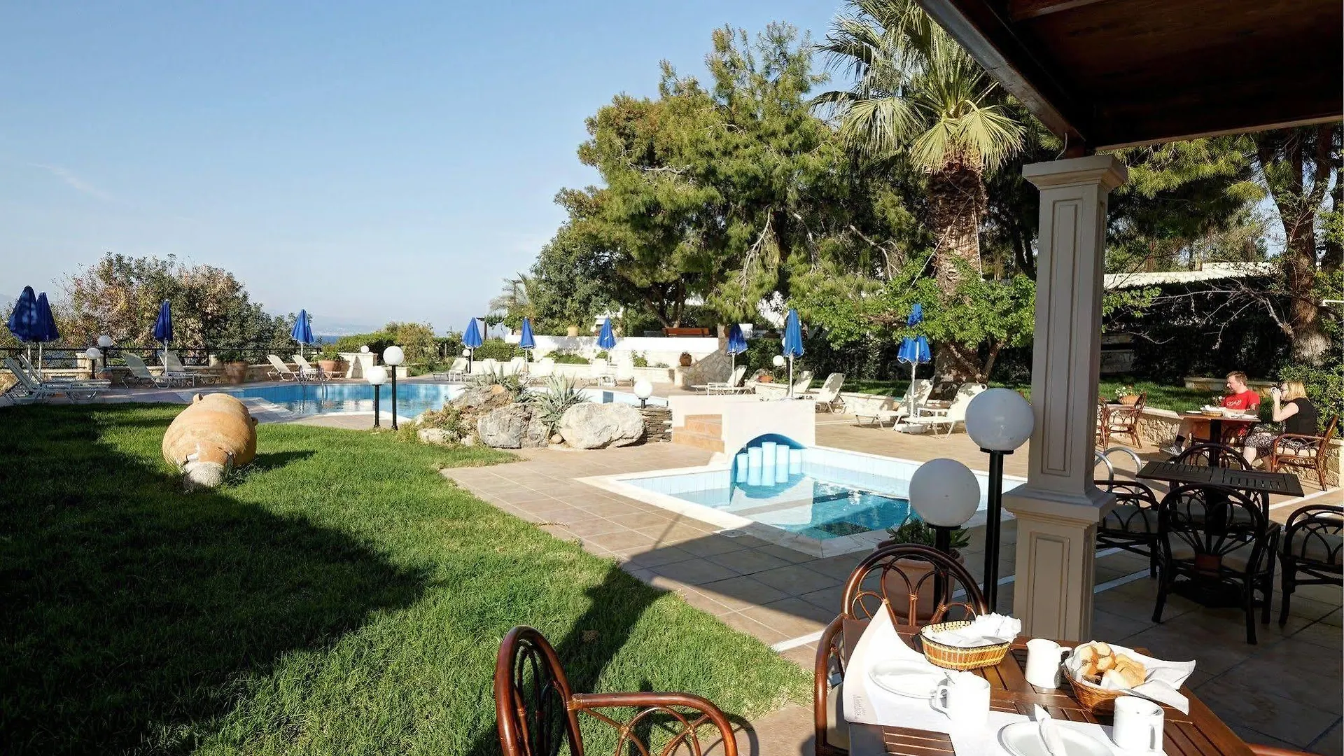 Alianthos Suites Tersanas