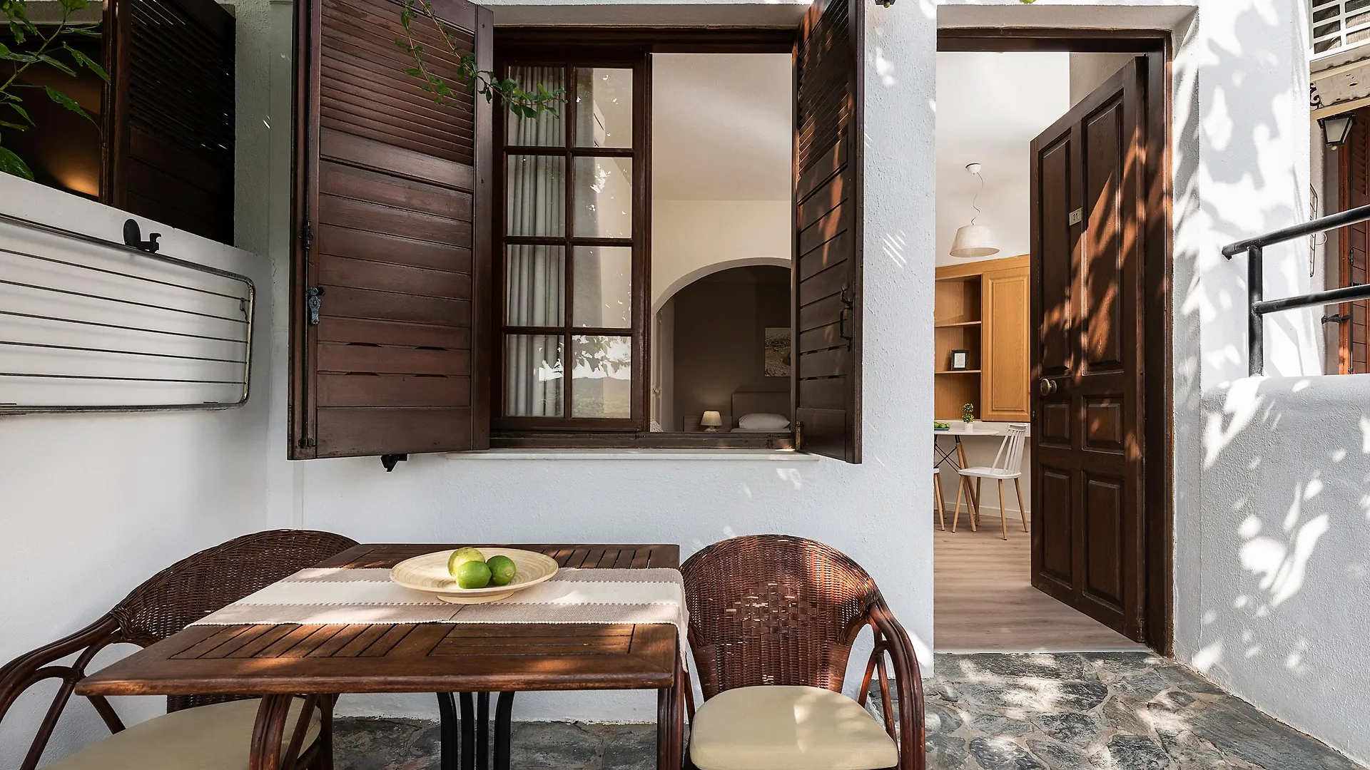 Alianthos Suites Tersanas Aparthotel