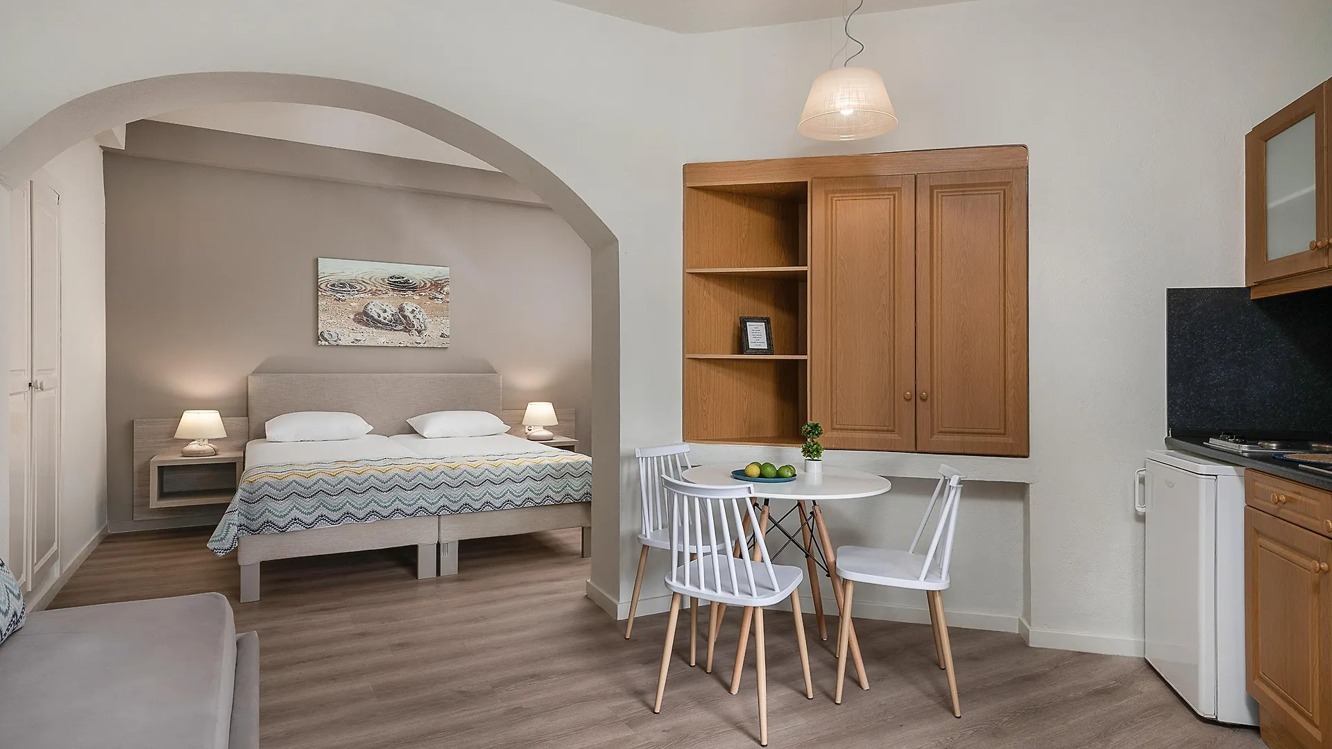 Alianthos Suites Tersanas Aparthotel