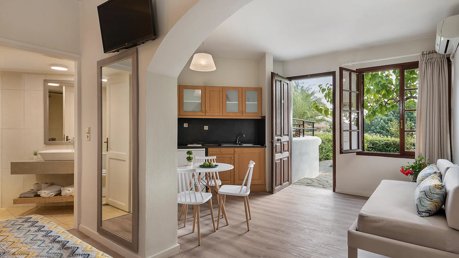 Aparthotel Alianthos Suites Tersanas
