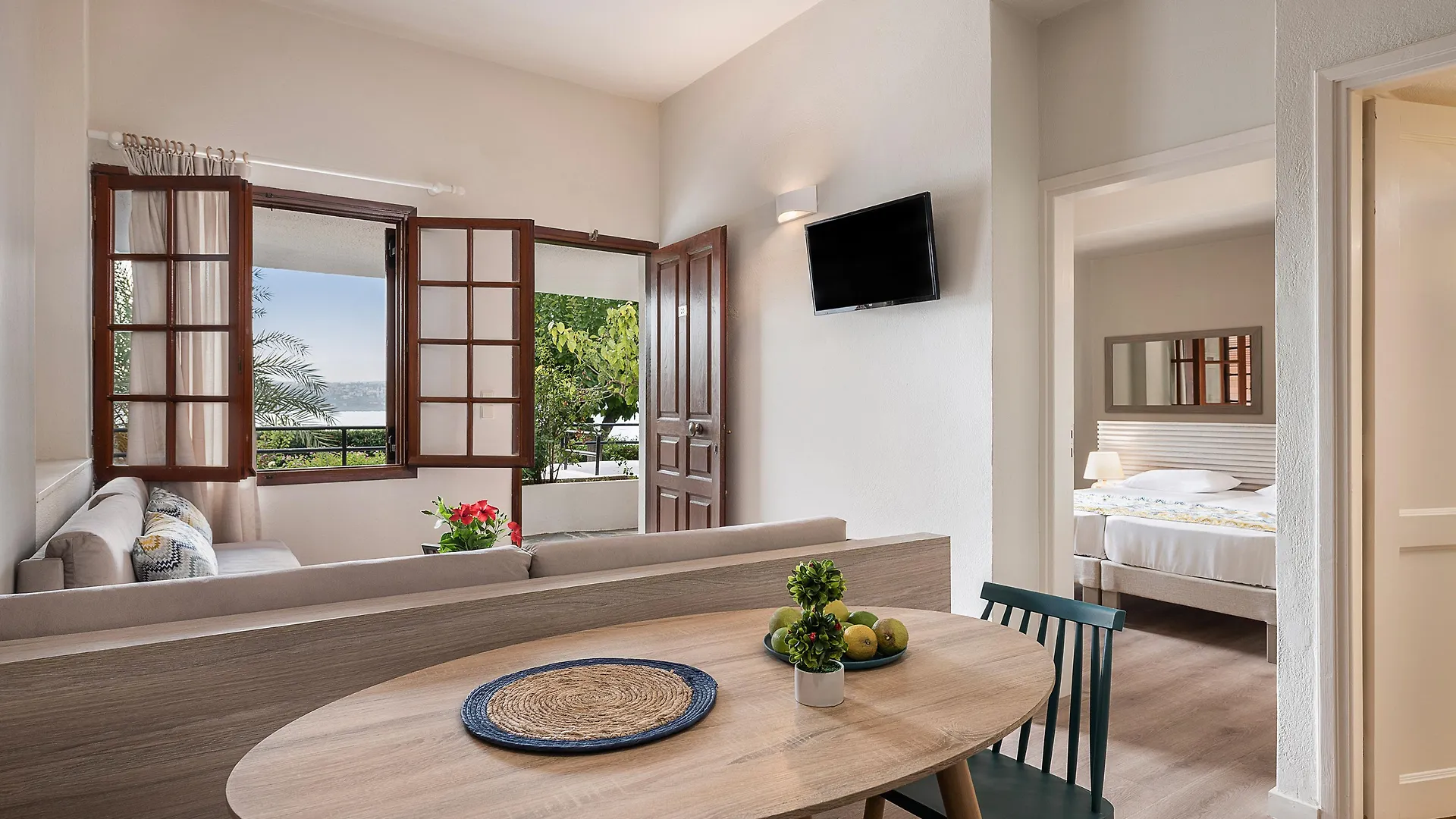 Alianthos Suites Tersanas