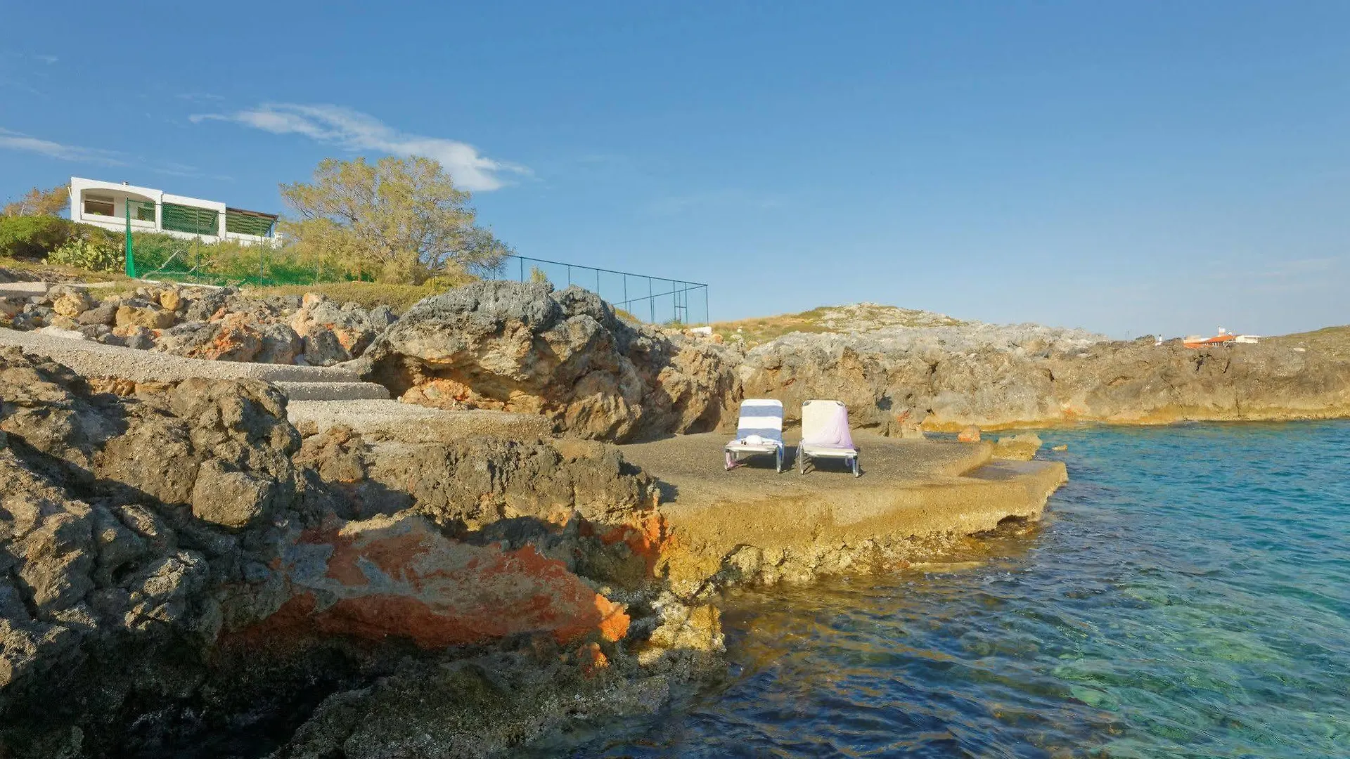 Alianthos Suites Tersanas Aparthotel